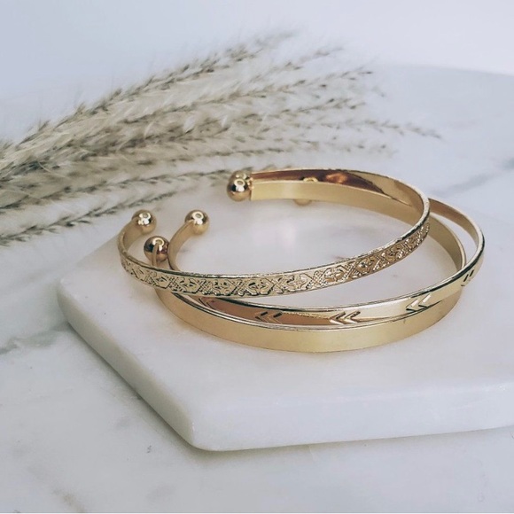 Jewelry - Set of 3 gold bracelets brand new